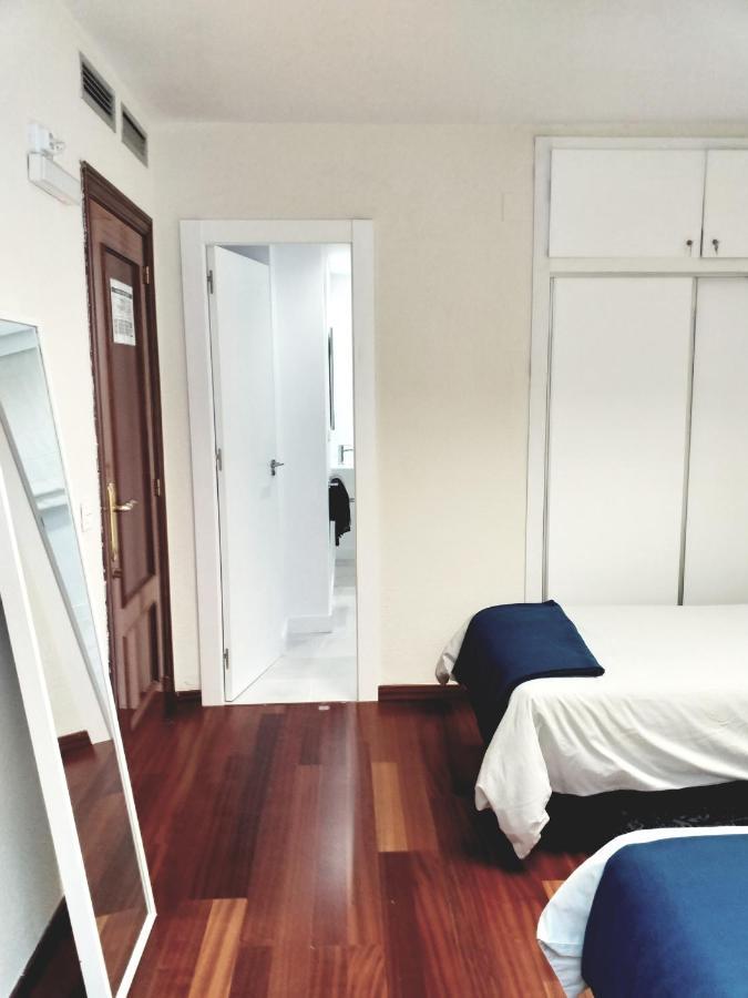 Large Apartment With Large And Sunny Terrace - Garden & Outdoor Gym , Alicante Center المظهر الخارجي الصورة