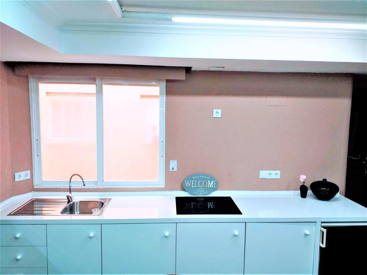 Large Apartment With Large And Sunny Terrace - Garden & Outdoor Gym , Alicante Center المظهر الخارجي الصورة